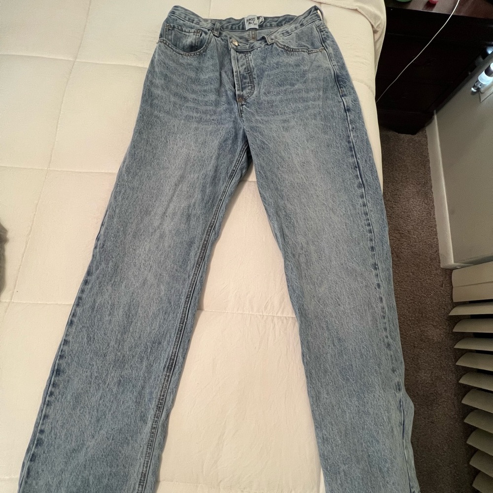 Asymmetric Jeans